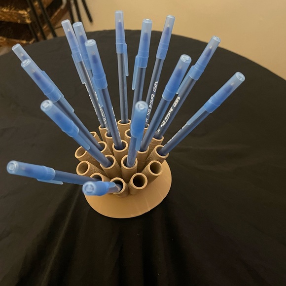 Porcupine pen holder (pens not included) - Picture 4 of 4